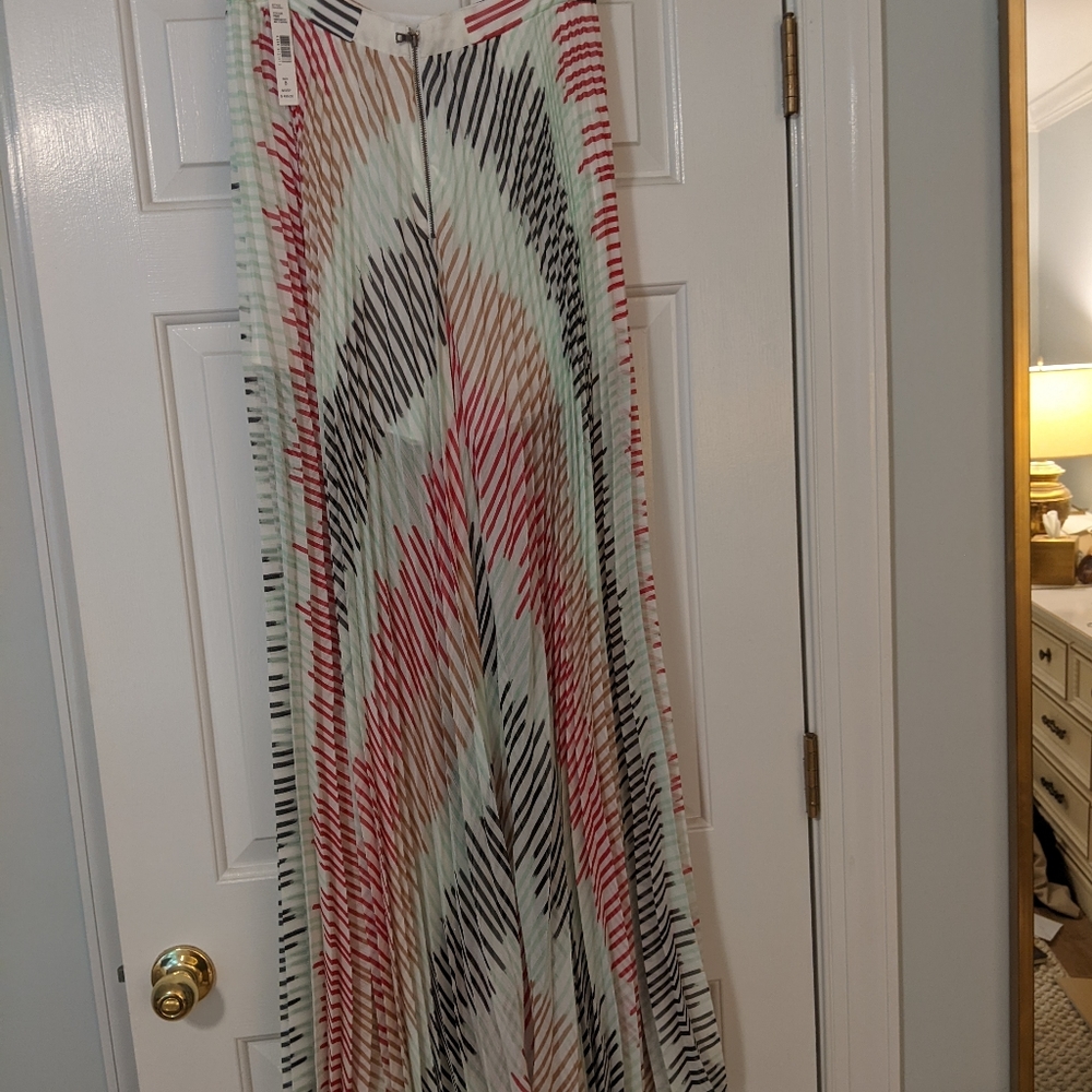 Designer Stacey Bendet, Alice and Olivia, size8 floor length skirt